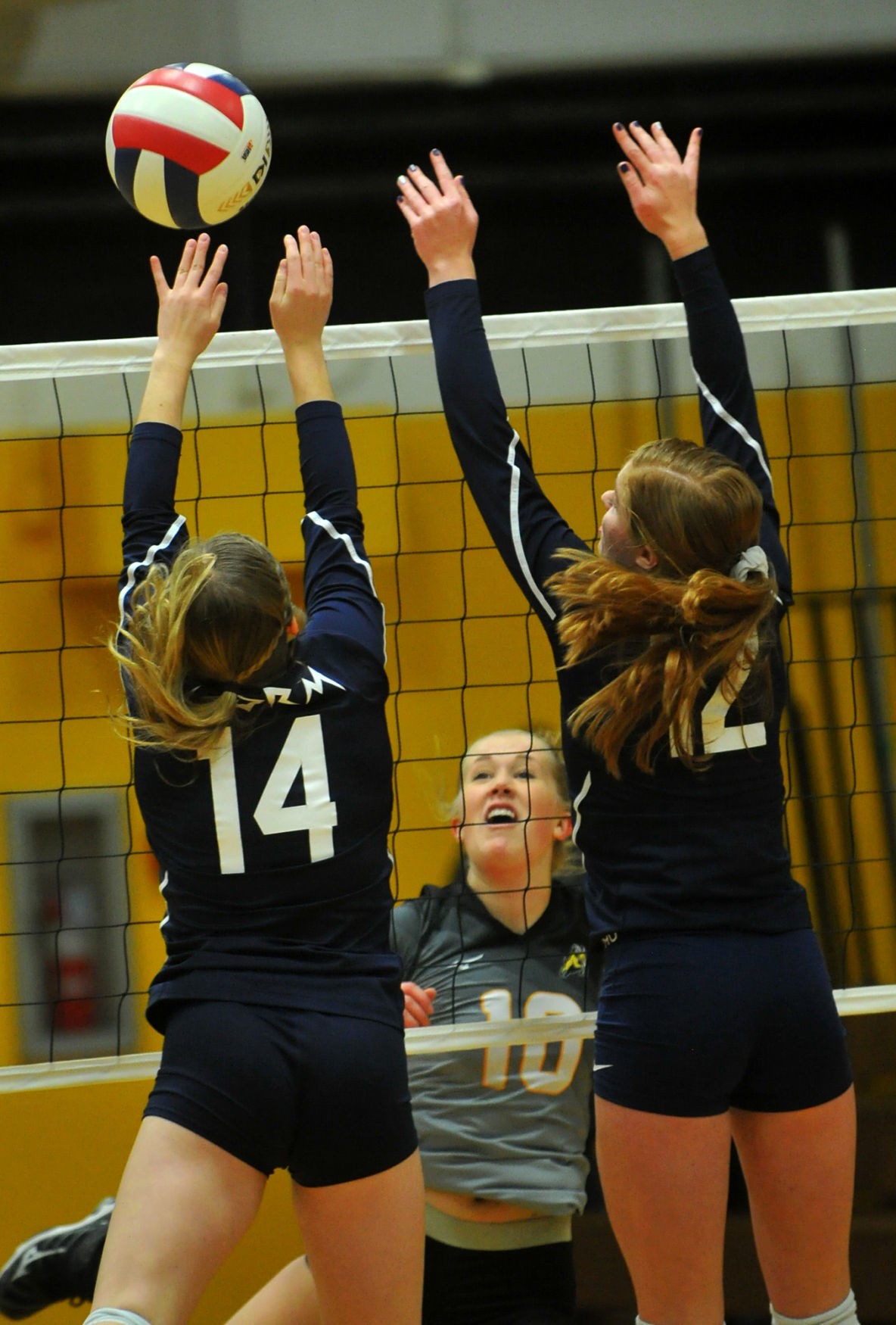 Riverdale vs Bureau Valley Class 2A regional final volleyball.